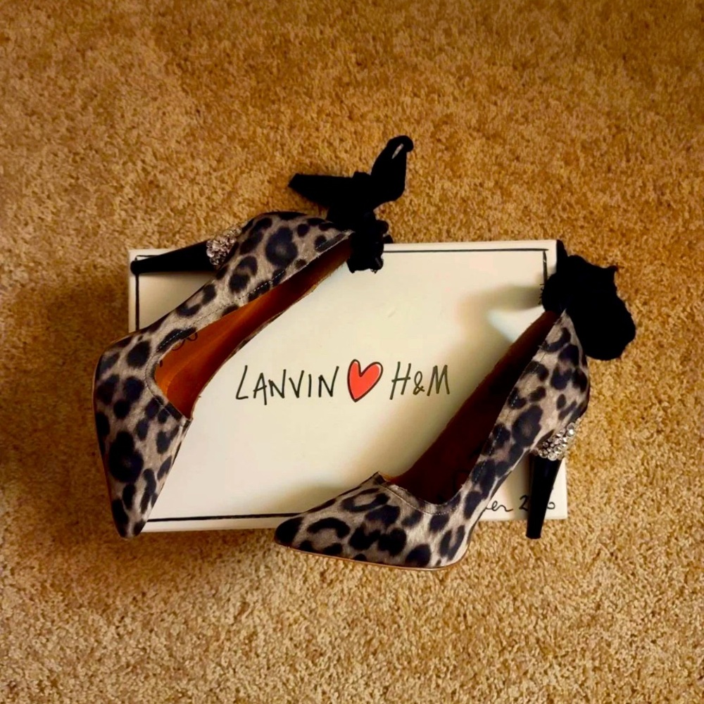 Lanvin x H&M leopard pumps!